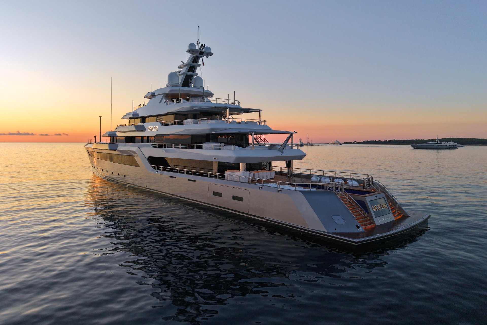 MY VALOR yachts mp46