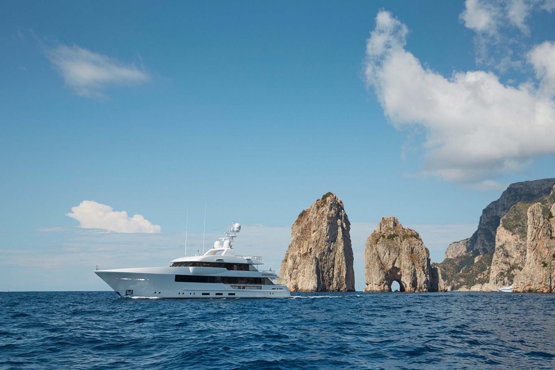 Running Shot Moon Sand 01