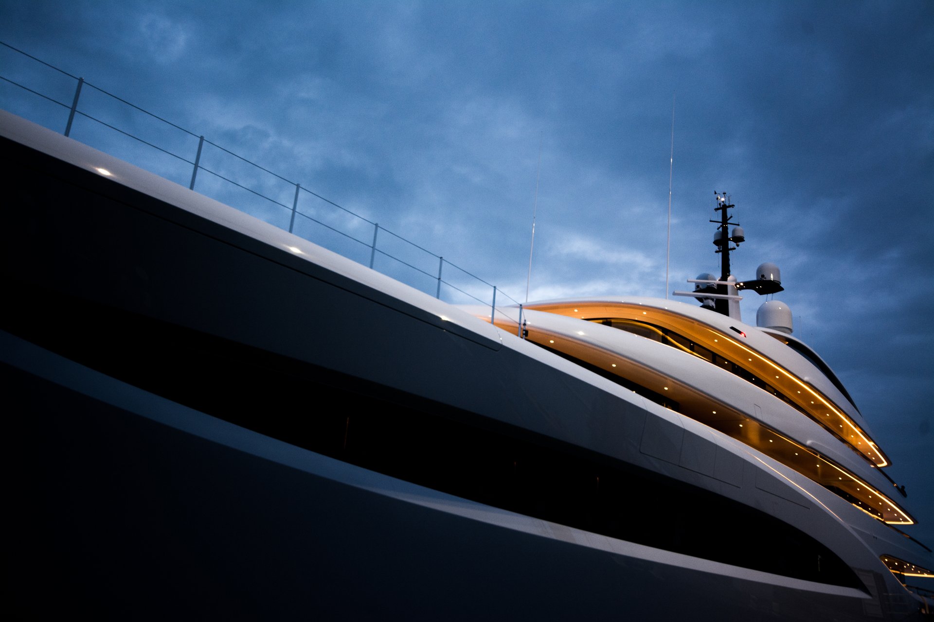 Vertigo Copyright Tom Van Oossanen Super Yacht Photo 10