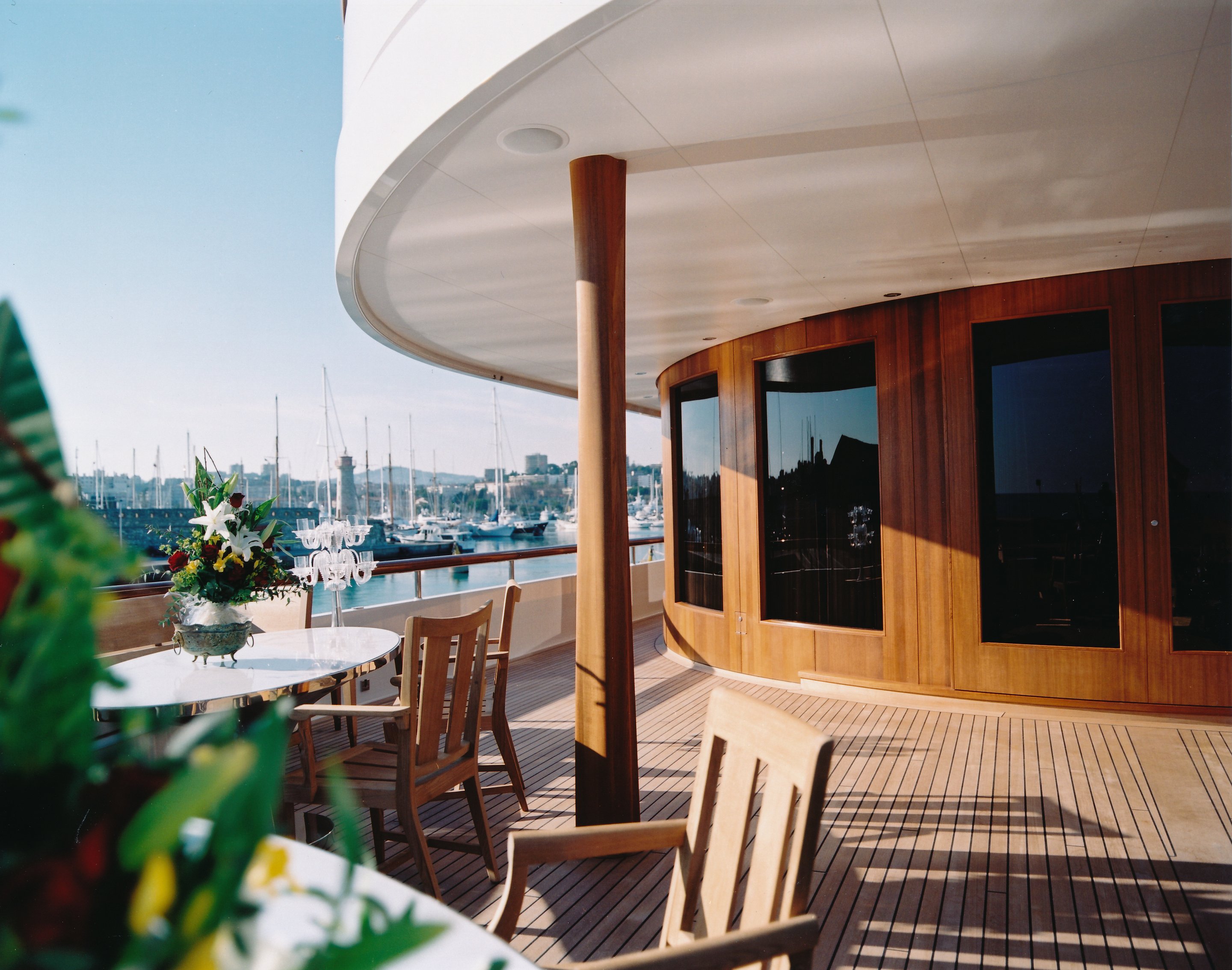 Wedge Too exterior 0012