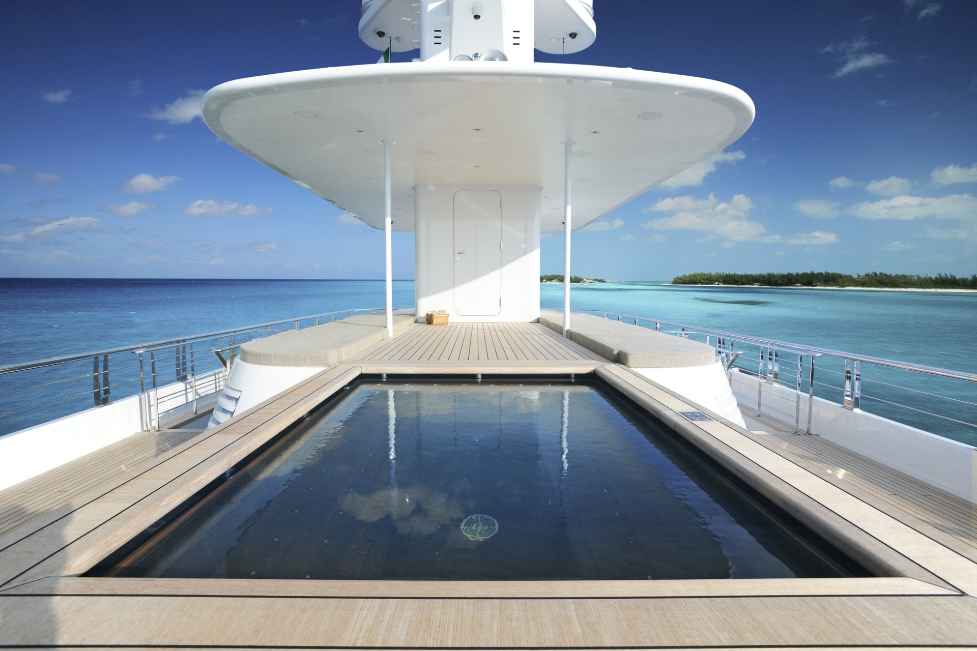 Feadship Musashi Sundeck