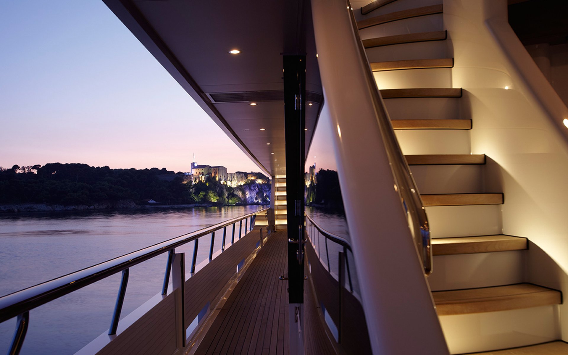 Lady Britt Exterior 3