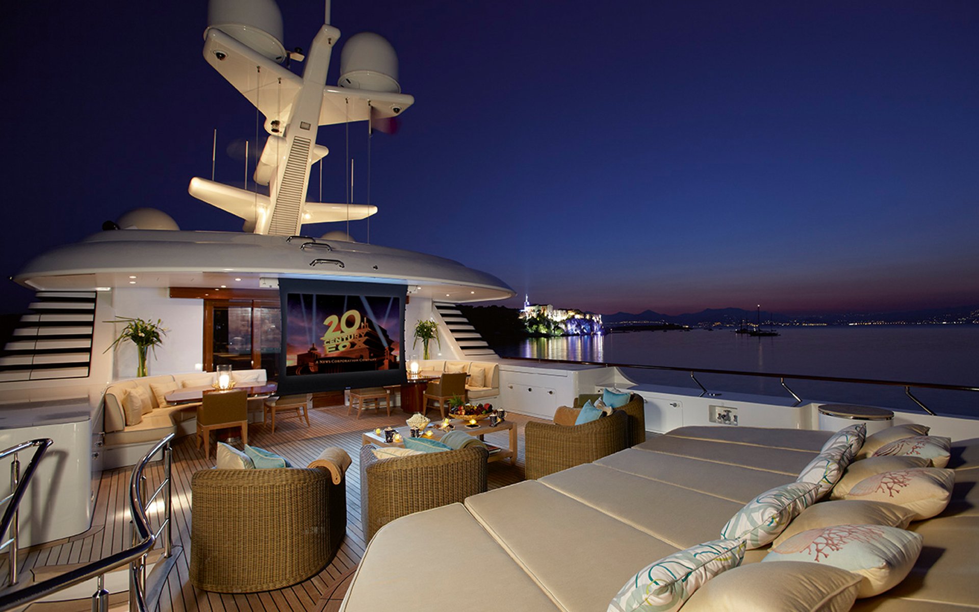 Lady Britt Exterior 5