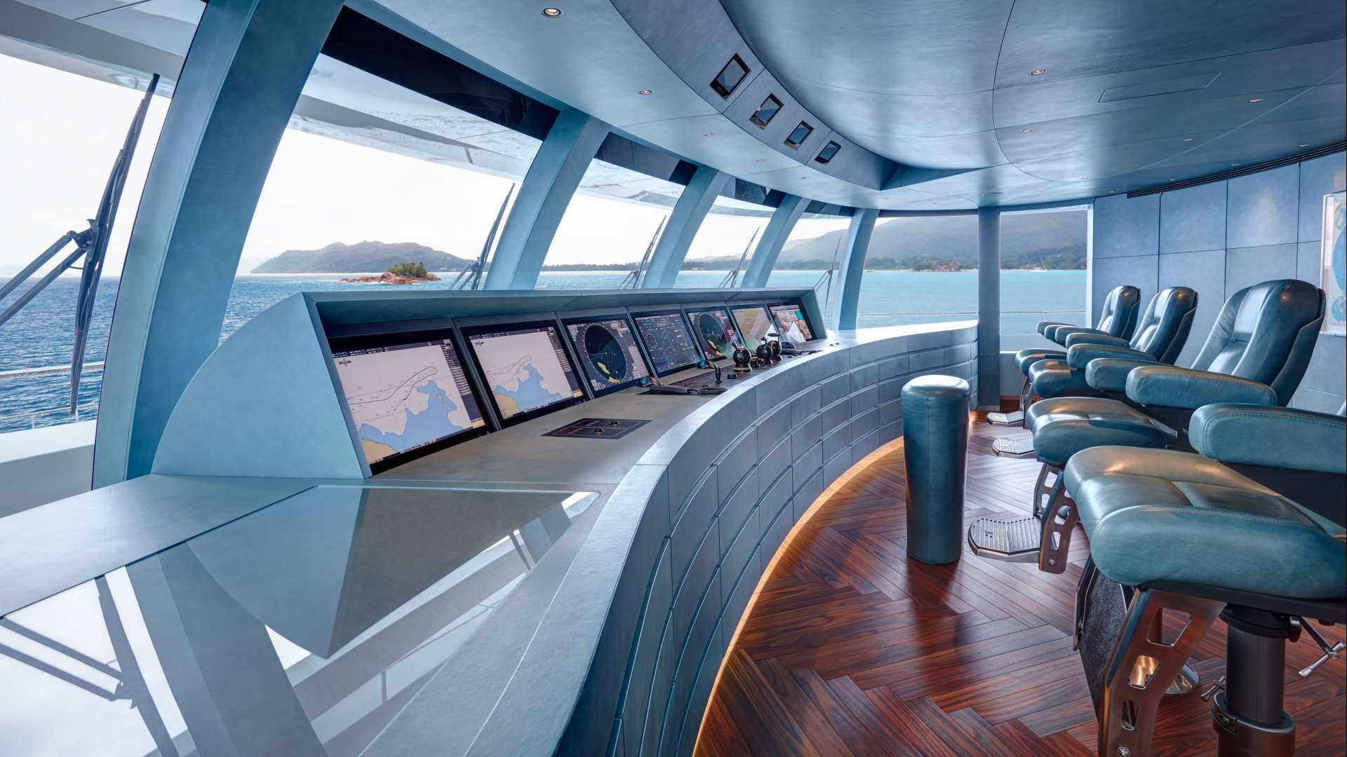 Wheelhouse Feadship Savannah  1920