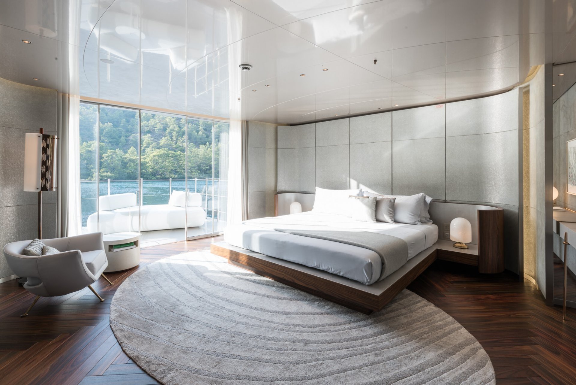 Yacht savannah interior main deck 06 56b0812bdc1f3 v default big