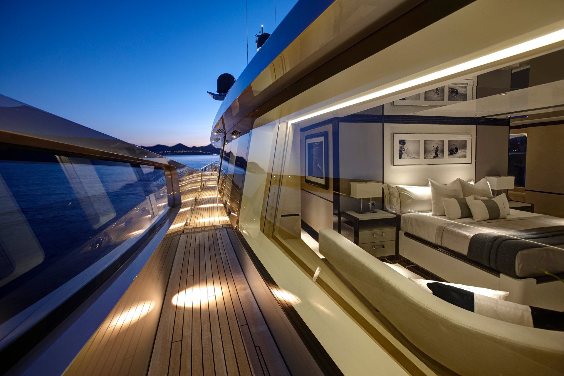 688 Como copyright Feadship exterior night 07