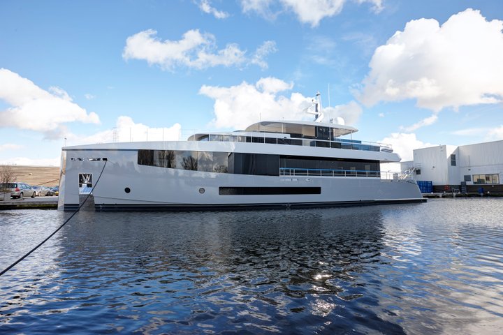 692 Feadship 01