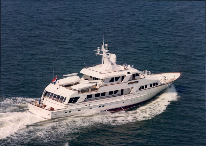 EXCELLENCE YACHT FOR SALE - FEADSHIP LUXURY YACHT