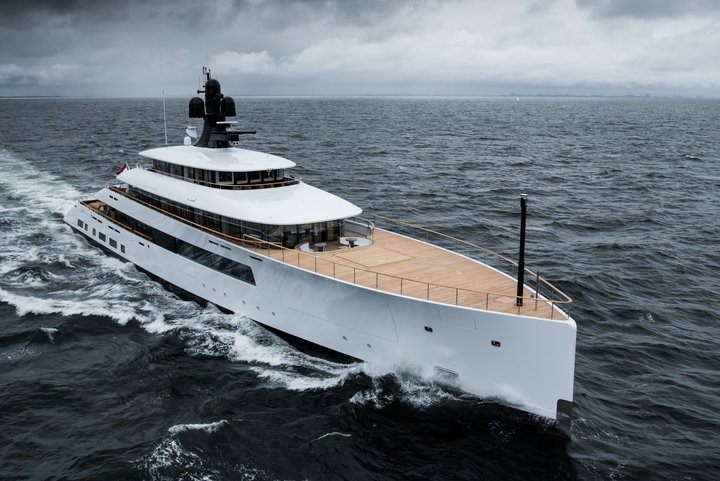 BCE Glass - SYZYGY 818 by Royal Van Lent Shipyard (Feadship)