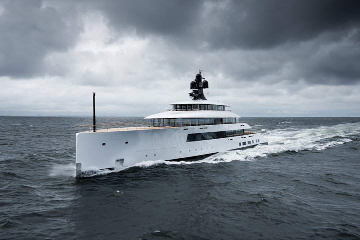 BCE Glass - SYZYGY 818 by Royal Van Lent Shipyard (Feadship)