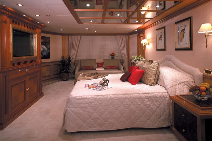 96 Dream Interior Owners Stateroom