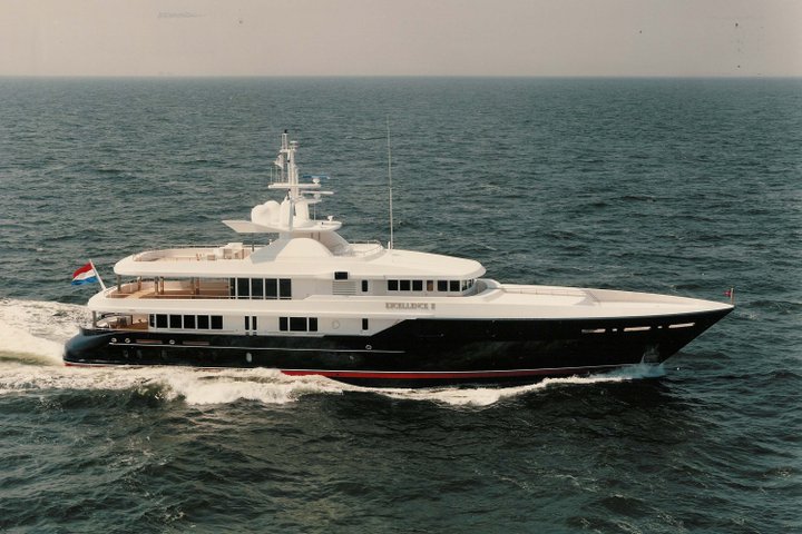 SUSSURRO YACHT FOR SALE - FEADSHIP LUXURY YACHT