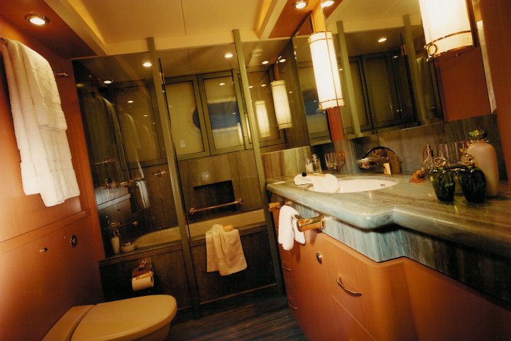 126 Iroquois Interior Guest Bathroom