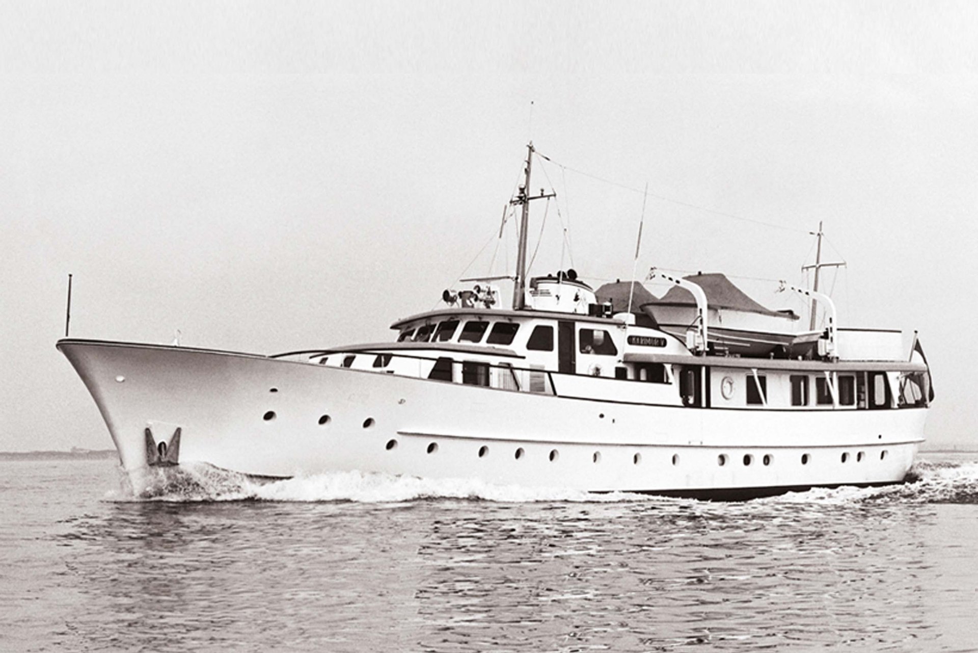 131 Karimor V Exterior Karimor V