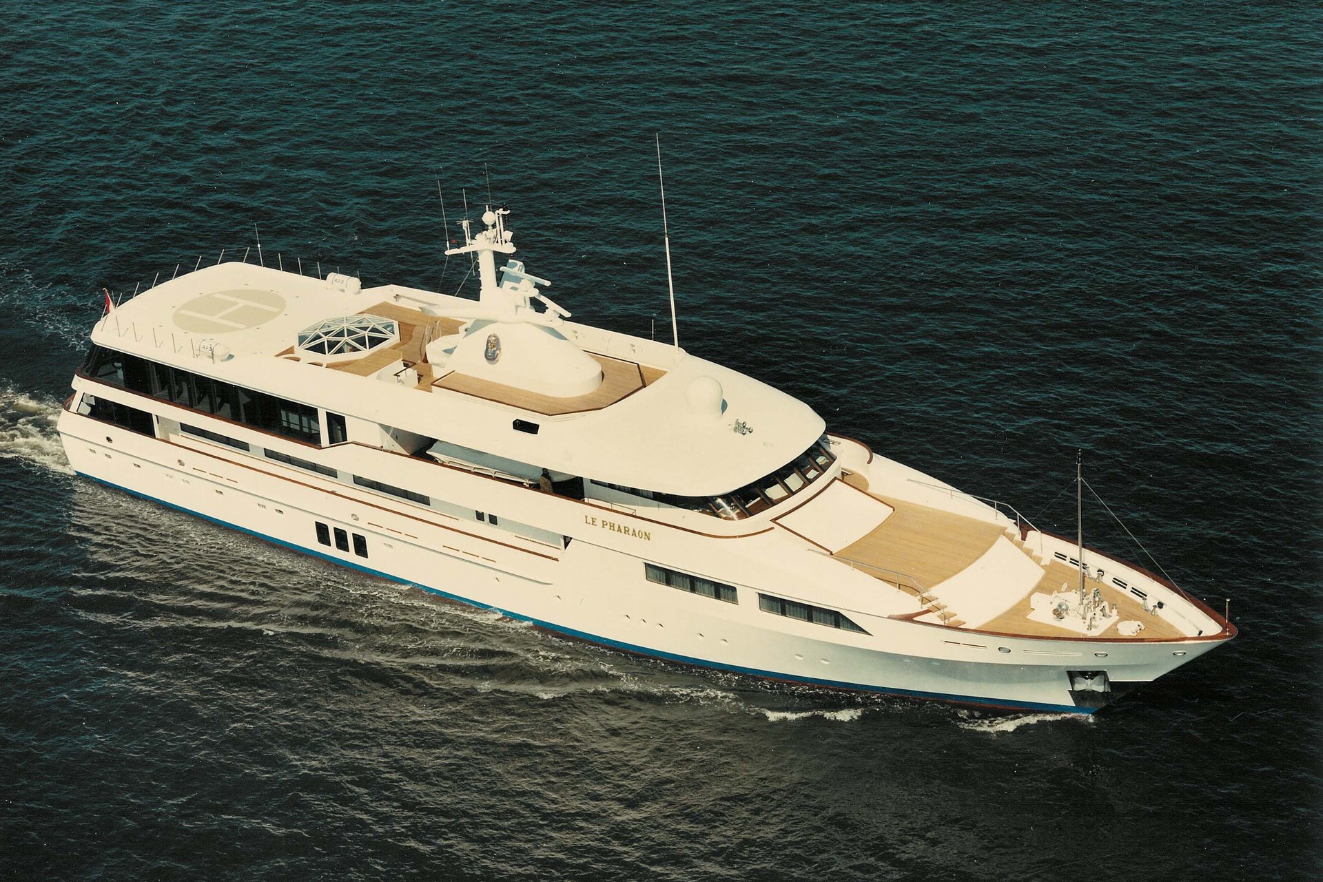 143 Le Pharaon Exterior Running Shot 2