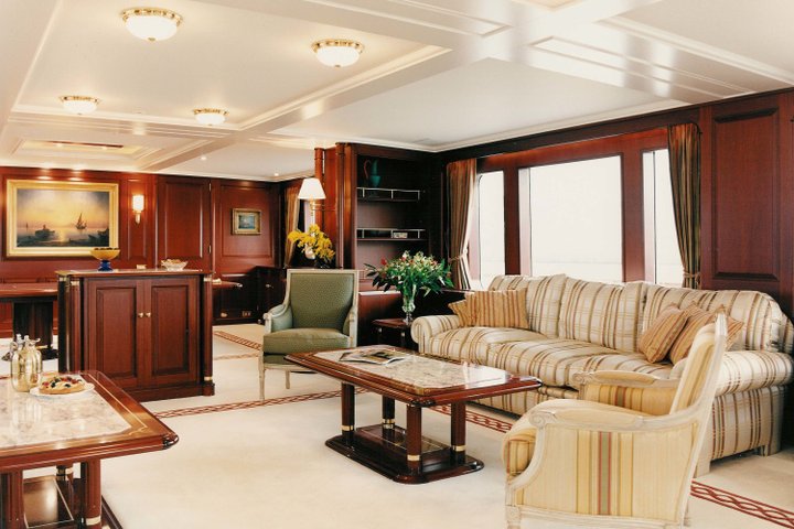 187 Rora V Interior Main Deck Lounge