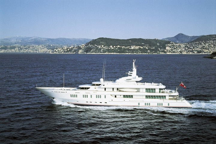 aurora b yacht owner