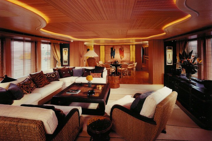 210 Sussurro Interior Main Lounge