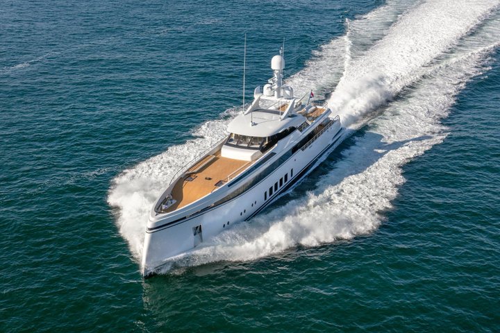 Feadship copyright 706 totallynuts seatrials4 web