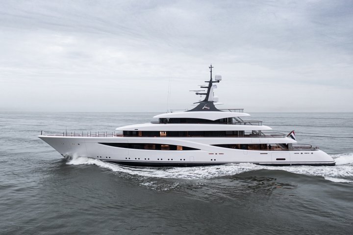 Juice copyright Feadship 0472