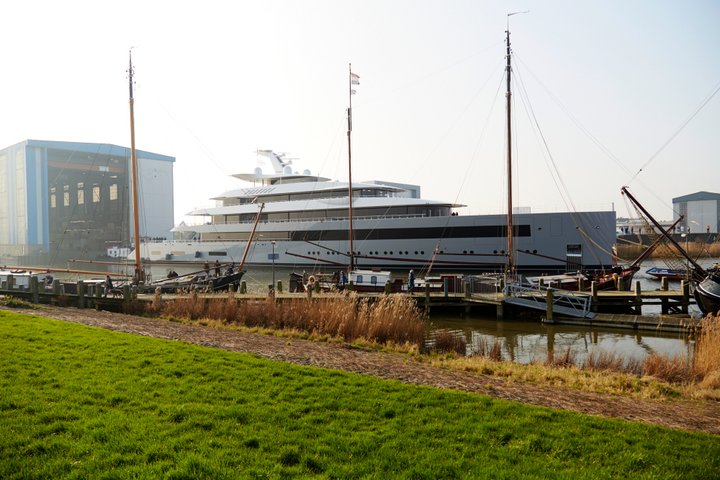 Feadship  Moonrise