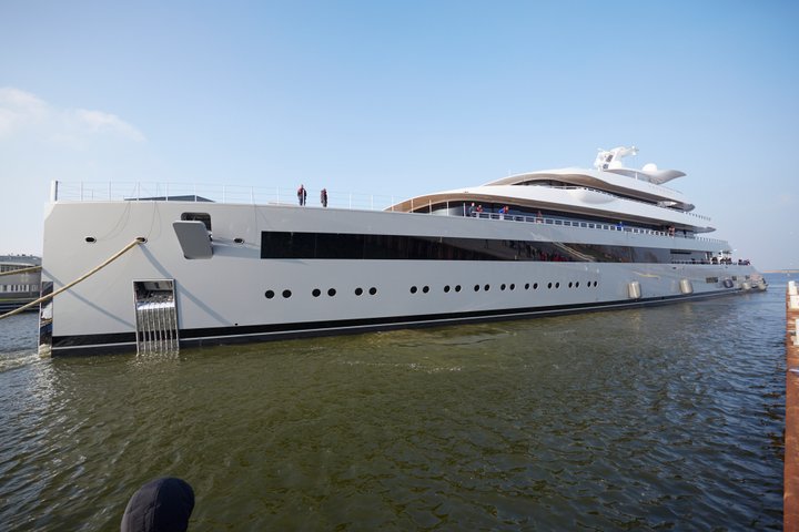 Feadship  Moonrise