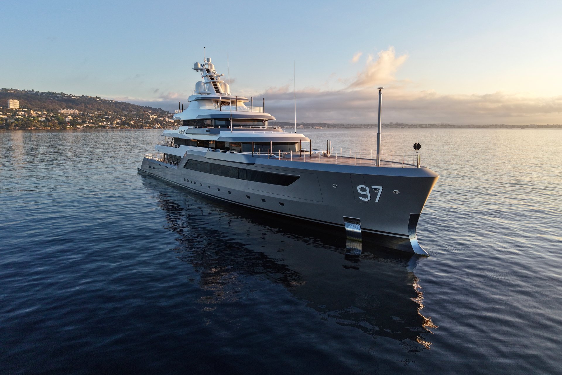 MY VALOR yachts mp413