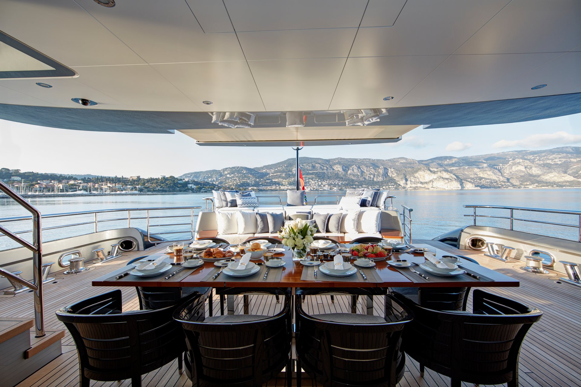 Como - Main deck aft 02